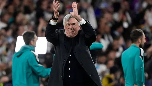 HLV Carlo Ancelotti bật khóc - Bóng Đá