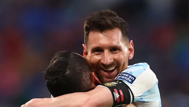 Messi ghi 5 bàn, Ronaldo lập cú đúp nhưng hỏng ăn ở khoảng cách 5m - Bóng Đá