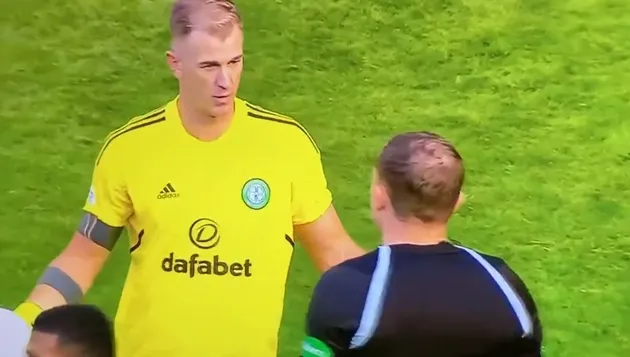 Joe Hart bị hạ đo ván nằm sân - Bóng Đá