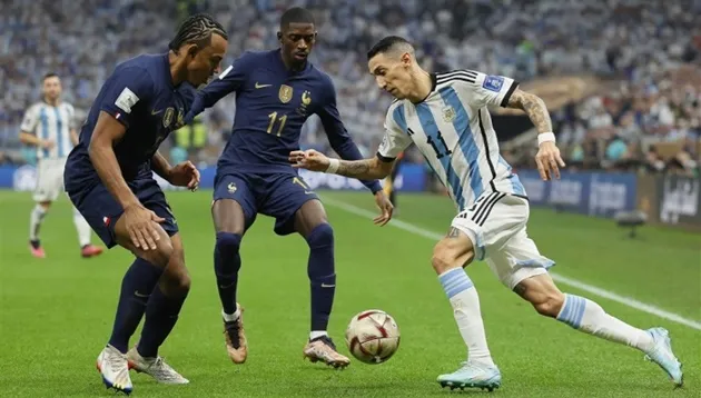 Những cái tên phò tá vị vua Messi: 'Thiên thần' chắp cánh, gã hộ vệ xăm trổ - Bóng Đá