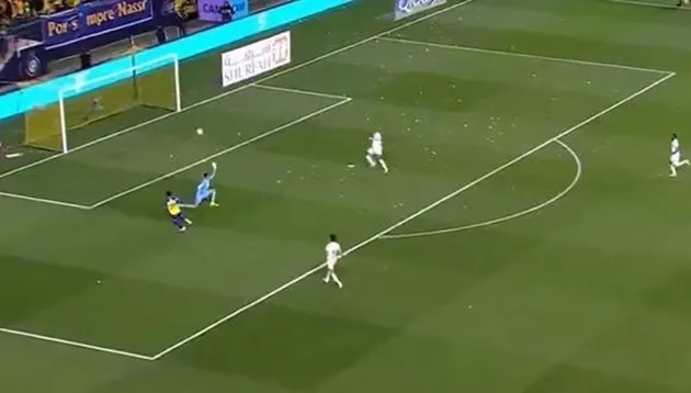 Tròn mắt với 2 pha kiến tạo khó tin của Ronaldo - Bóng Đá