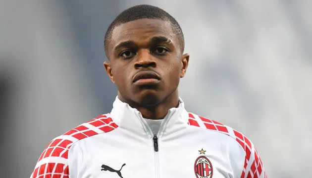 AC Milan có quyết định cuối về tương lai trụ cột hàng thủ - Bóng Đá