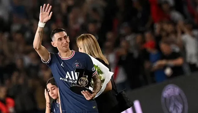 Di Maria khóc nức nở trong vòng tay Mbappe, Neymar - Bóng Đá