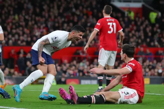 Tottenham star slammed for what he did to Man Utd star Harry Maguire after scoring own goal - Bóng Đá