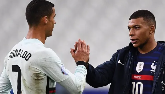 Manchester United plot sensational move for Kylian Mbappe as Cristiano Ronaldo replacement in January - Bóng Đá