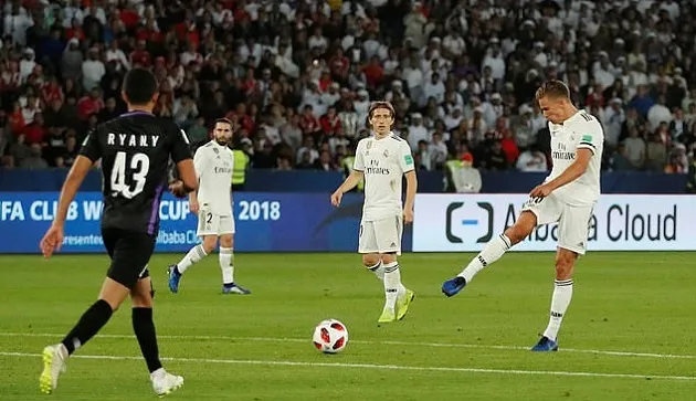 Bật nhảy như Ronaldo, Sergio Ramos giúp Real có lên đỉnh thế giới lần thứ 4 - Bóng Đá