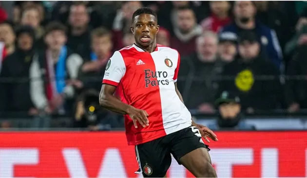 Man Utd keen on Feyenoord full-back Malacia - Bóng Đá