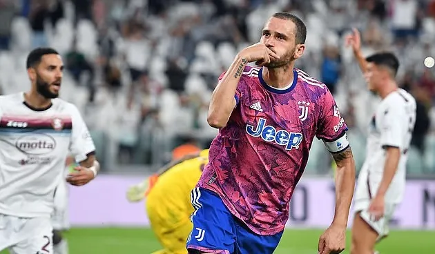 4 thẻ đỏ, VAR tước bàn thắng tạo nên trận cầu điên rồ của Juventus - Bóng Đá