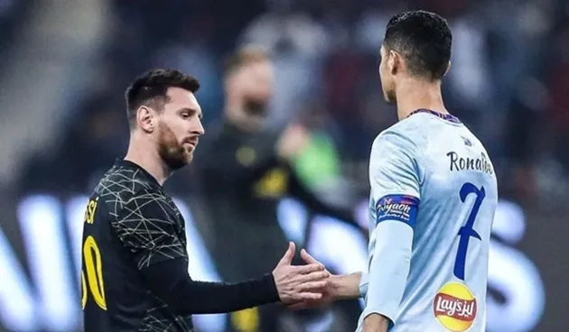 Ronaldo đẳng cấp, hành hạ hàng thủ PSG trong ngày hội ngộ Messi - Bóng Đá