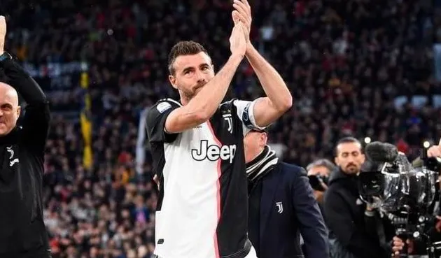 Chùm ảnh: Cây trường sinh Barzagli rơi lệ trong ngày chia tay Juventus - Bóng Đá