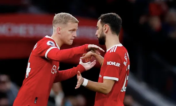 Bằng chứng cho thấy Van de Beek bị đồng đội cô lập ở Man Utd - Bóng Đá