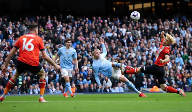 Kovacic lập siêu phẩm, Man City chiếm ngôi đầu của Arsenal - Bóng Đá