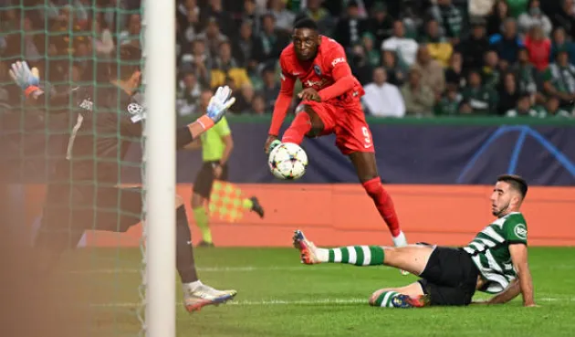 Quả phạt đền oan nghiệt loại Sporting Lisbon - Bóng Đá