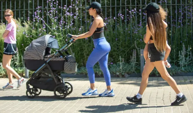 Georgina Rodriguez takes stroll in figure - Bóng Đá