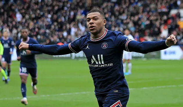 PSG could make Mbappe captain in attempt to keep him at the club - Bóng Đá