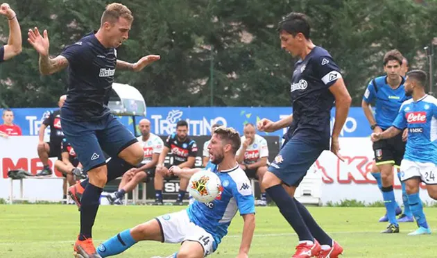 Sao trẻ 19 tuổi chính thức có màn ra mắt Napoli - Bóng Đá