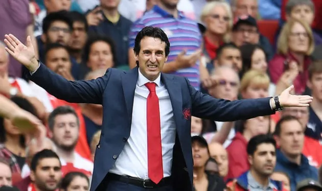 Emery có hành động không đẹp sau trận thua của Arsenal - Bóng Đá