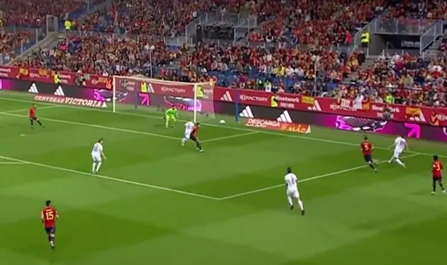 Rodri tackle Odegaard - Bóng Đá