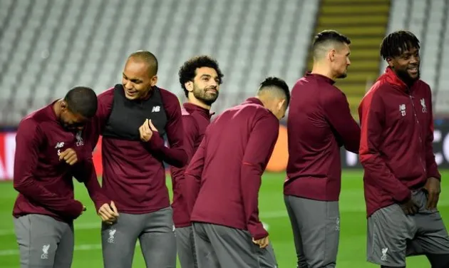 Mohamed Salah có biểu hiện 'lạ' trên đất Serbia - Bóng Đá