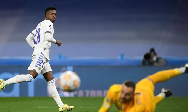 Fan Real đã phát hiện ra thần tượng mới tại sân Bernabeu - Bóng Đá