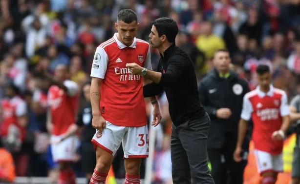 Mikel Arteta reveals he threatened to axe Granit Xhaka if he refused to adapt at Arsenal - Bóng Đá