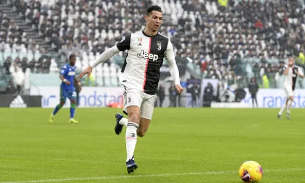 Ảnh Cristiano Ronaldo trong trận gặp Sassuolo - Bóng Đá