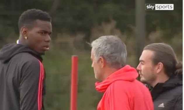 Chuyên gia ngôn ngữ cơ thể phân tích tình huống giữa Pogba và Mourinho - Bóng Đá