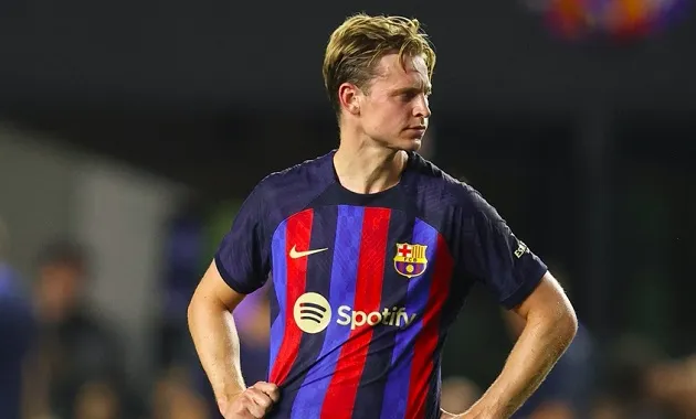 Frenkie de Jong's agent 'arrives in Barcelona for showdown talks' as Catalan club 'launch final bid to force the Dutchman out'  - Bóng Đá