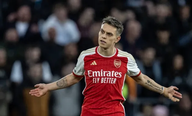 Arsenal giành chiến thắng, Leandro Trossard vẫn không vui - Bóng Đá