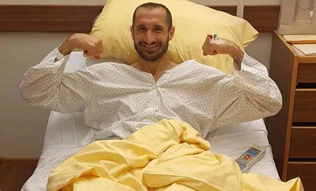 Chiellini out for six months - Bóng Đá