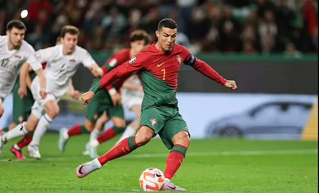 Bóng chết vẫn là mỏ vàng để Ronaldo khai thác - Bóng Đá