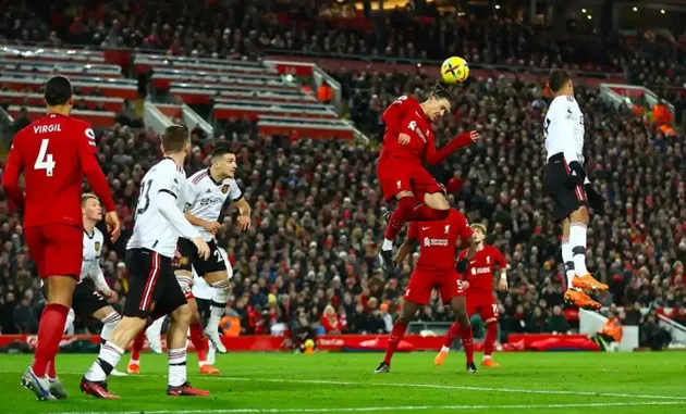 Thua sốc tại Anfield, Man Utd còn nhận ra một nỗi đau thấu gan - Bóng Đá