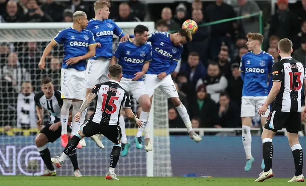 Khắc nghiệt cho Lampard, Van de Beek ra mắt Everton thất vọng - Bóng Đá