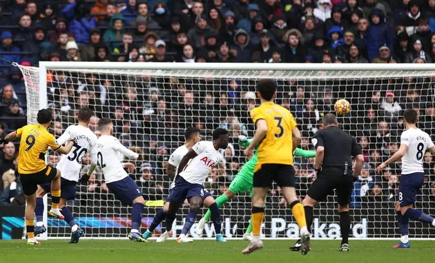 Tottenham thua 3 trận liền, Top 4 xa dần - Bóng Đá