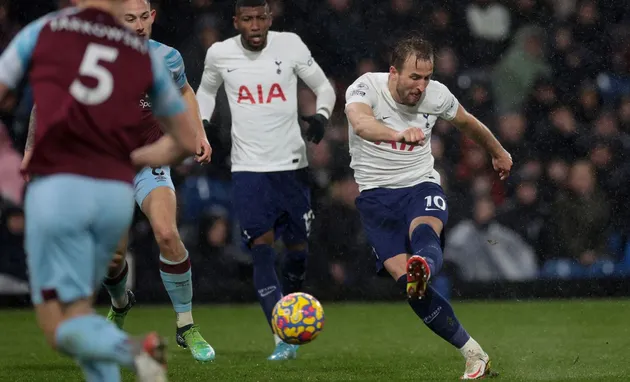 Tottenham thua đội hạng 19, đánh mất lợi thế trước Quỷ đỏ - Bóng Đá