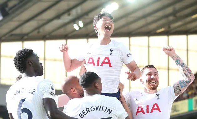 Hai thái cực ngày cuối Premier League; Liverpool việt vị - Bóng Đá