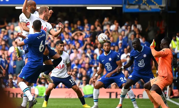 Conte và Tuchel 3 lần ẩu đả, điên tiết lao vào như 