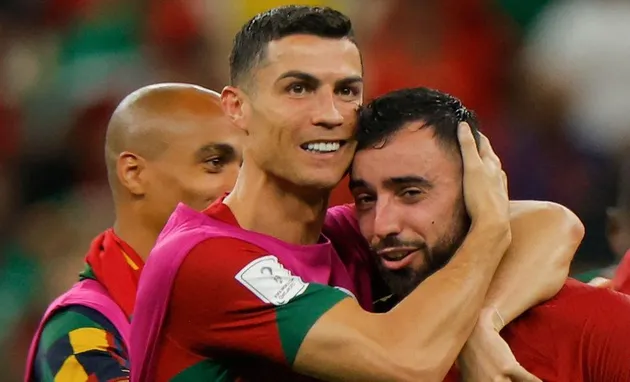 M.U sắp phát hiện ra sự thật về Fernandes và Ronaldo - Bóng Đá