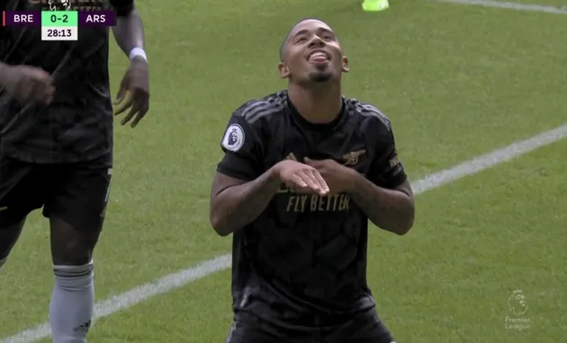 Gabriel Jesus uses Arsenal celebration to pay tribute to Vinicius Jr after racist slur - Bóng Đá