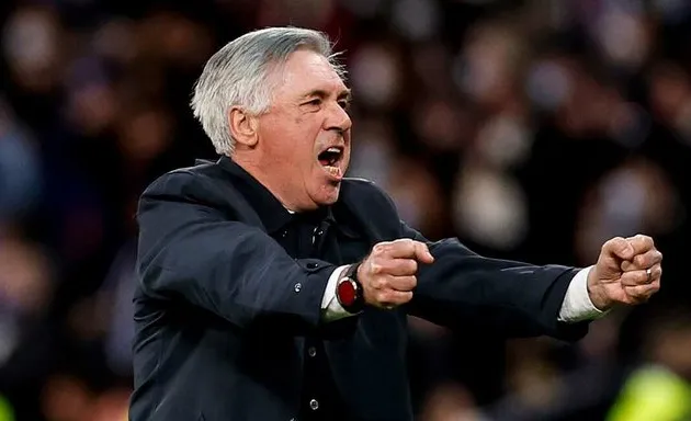 HLV Carlo Ancelotti bật khóc - Bóng Đá