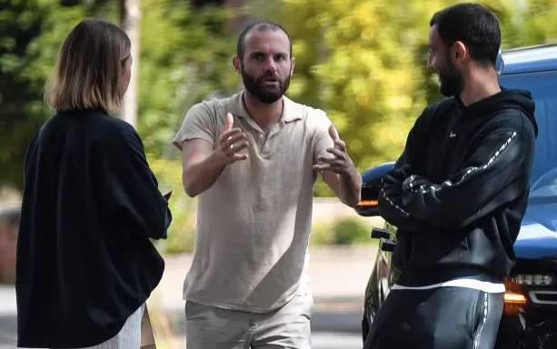 MANCHESTER UNITED star Bruno Fernandes has been seen meeting with former team-mate Juan Mata - Bóng Đá