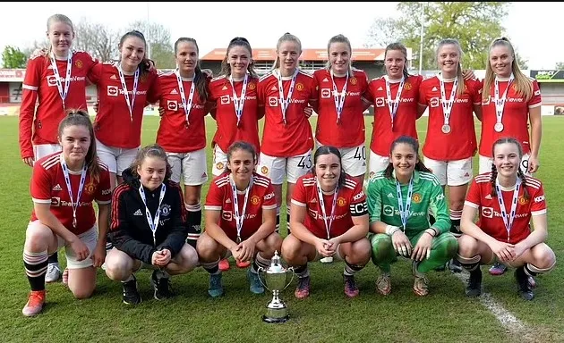 Ole Gunnar Solskjaer watches on as his daughter Karna secures the WSL Academy League title with Manchester United Women U21s - Bóng Đá