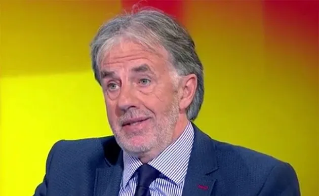 Mark Lawrenson names one Liverpool player who's 'worrying' him - Bóng Đá