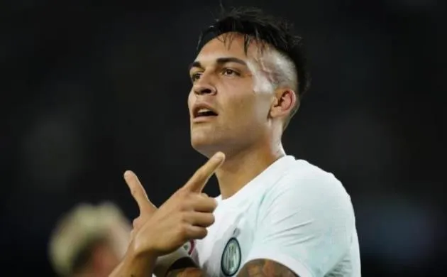 MANCHESTER UNITED AND PSG SOUND OUT INTER STRIKER LAUTARO MARTINEZ - Bóng Đá