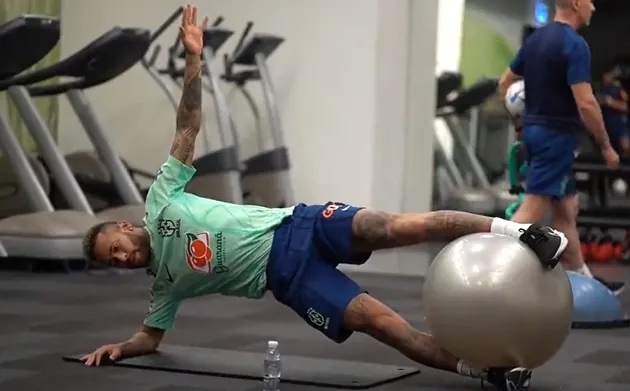 Ảnh Neymar tập luyện - Bóng Đá