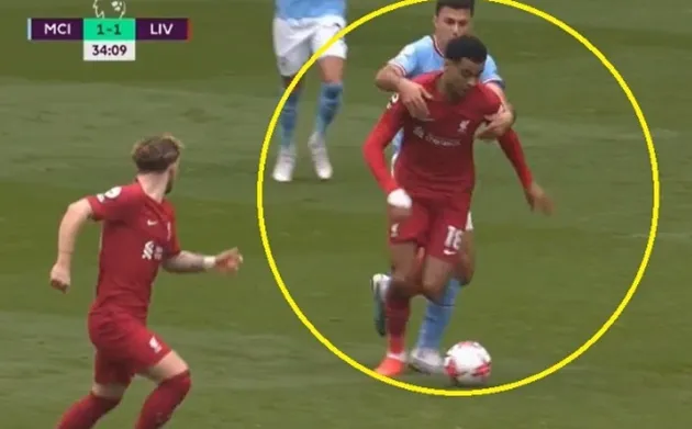 Klopp on Rodri avoiding a red card: 