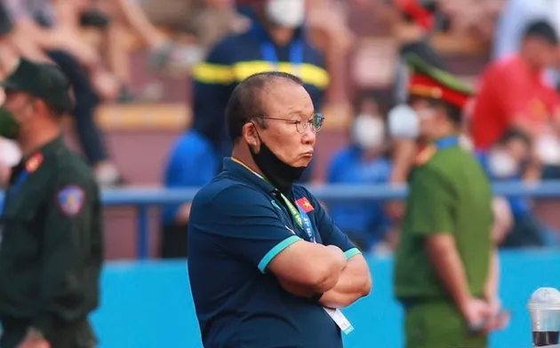 Báo Hàn Quốc: 'Shin Tae-yong lại thua Park Hang-seo' - Bóng Đá