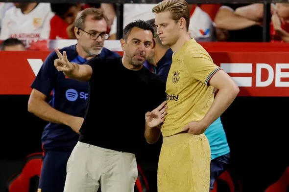 Frenkie de Jong 'angry at Barcelona' to give Man Utd fresh hope of transfer - Bóng Đá