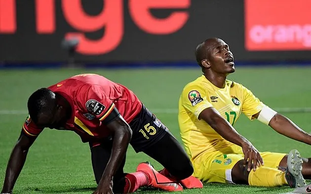 Đối thủ nặng kí của Salah thoát thua sau pha bỏ lỡ của năm - Bóng Đá