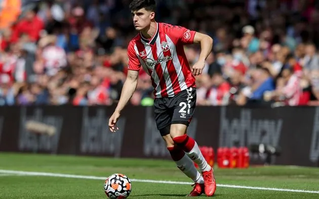 Tino Livramento: Southampton defender says Chelsea exit was needed to achieve Premier League dream - Bóng Đá